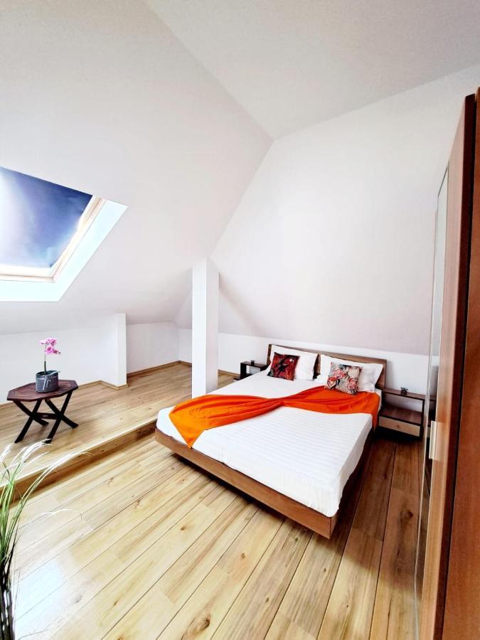 Veronica Hotel