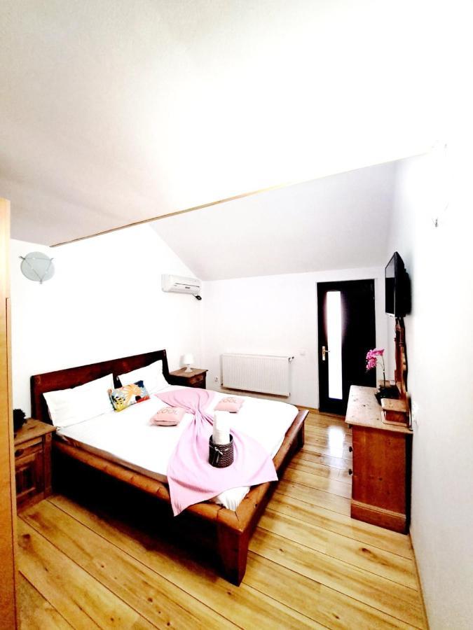 Veronica Hotel